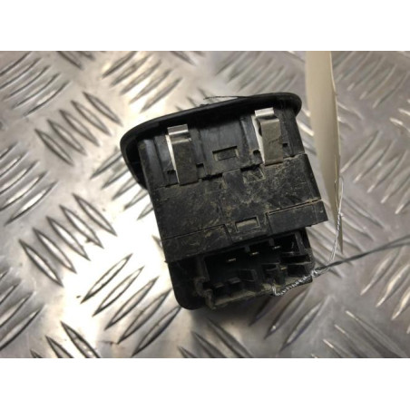 Interrupteur de leve vitre avant gauche LIGIER PROFESSIONAL M.GO 0.5 DCI RéVOLUTION d’occasion