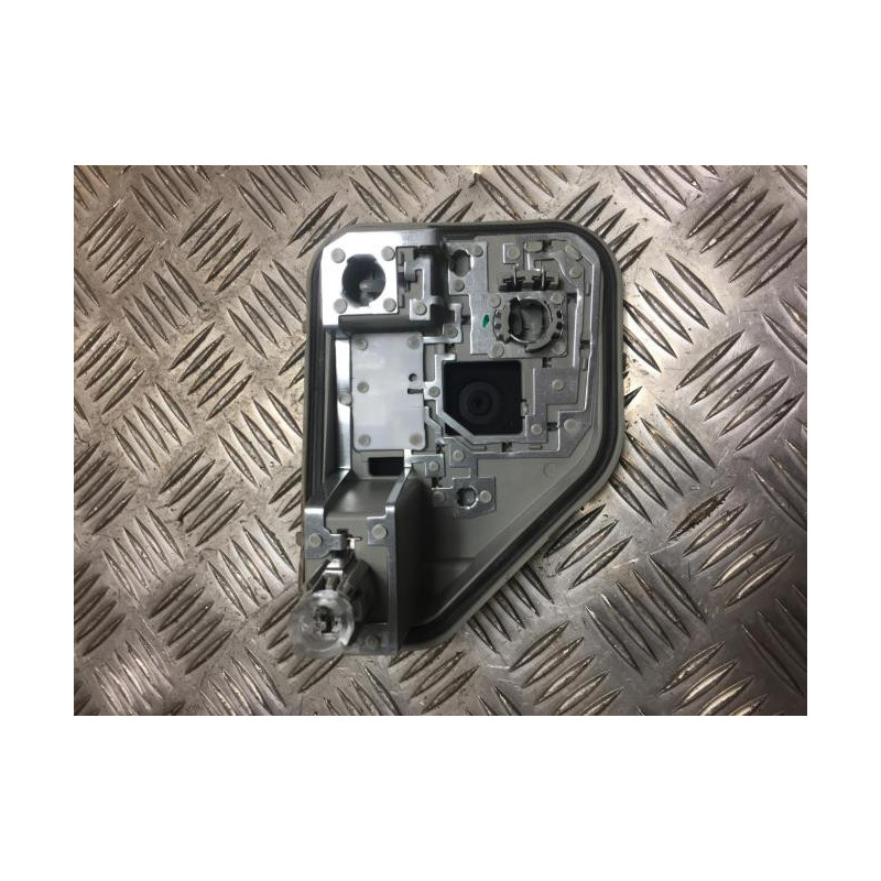 Platine feu arriere gauche PEUGEOT 208 2 d’occasion