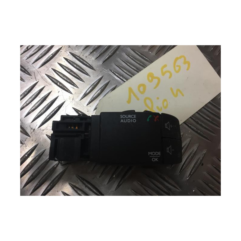 Commande autoradio RENAULT CLIO 4 PHASE 1 d’occasion