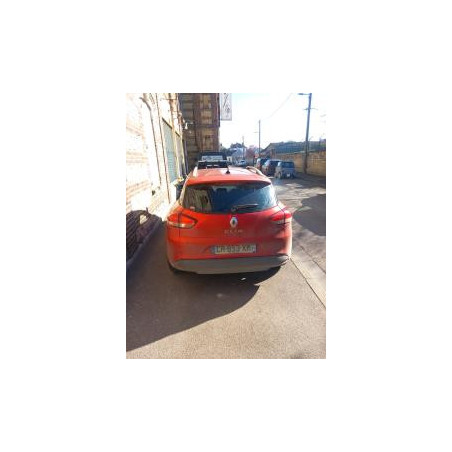 Pare choc arriere RENAULT CLIO 4 PHASE 1 BREAK d’occasion