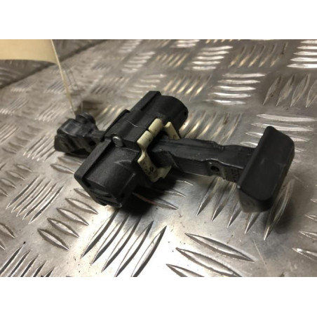 Tirant de porte avant gauche RENAULT CLIO 4 PHASE 1 BREAK d’occasion