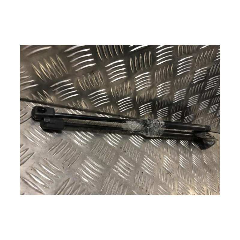 Verin de coffre RENAULT CLIO 4 PHASE 1 BREAK d’occasion