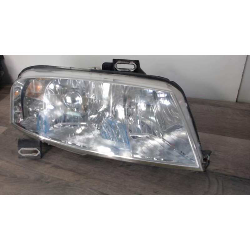 Optique avant principal droit (feux)(phare) FIAT STILO d’occasion