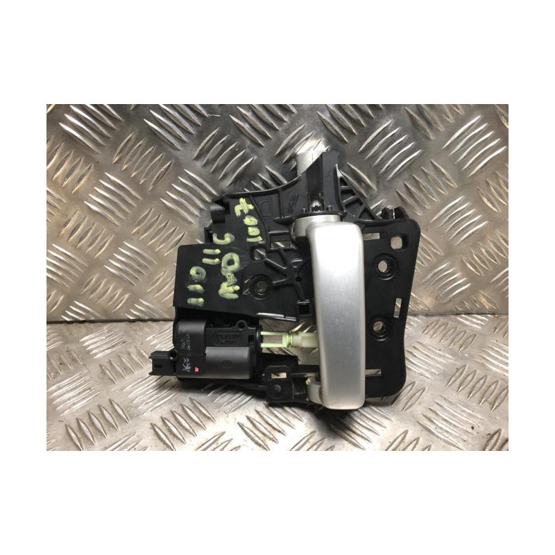 Poignee interieur avant droit PEUGEOT 1007 d’occasion