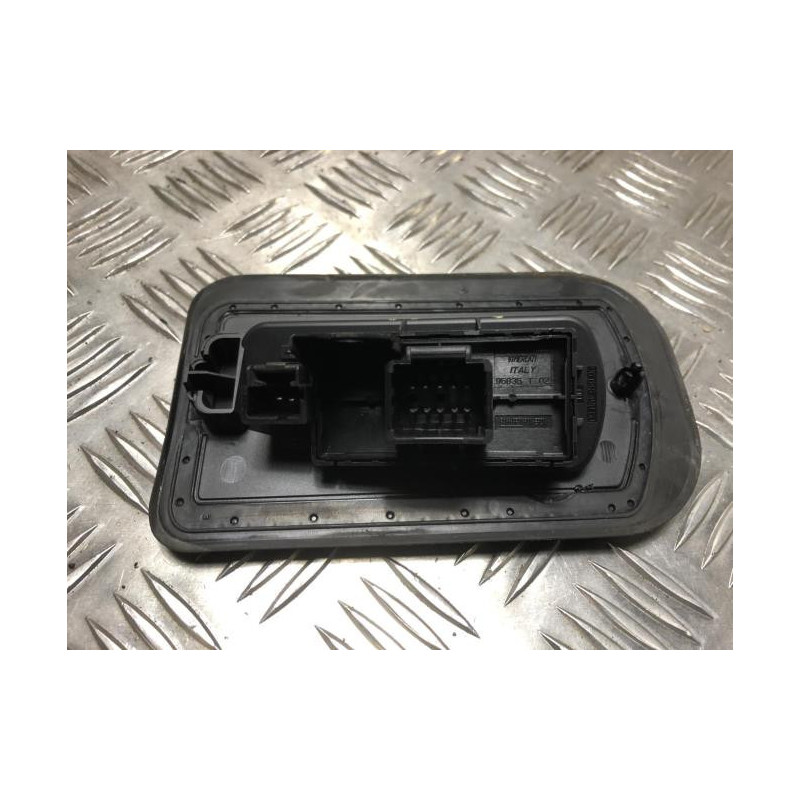 Contacteur de portes PEUGEOT 1007 d’occasion