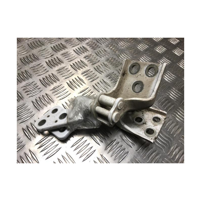 Charniere de porte de coffre droit CITROEN BERLINGO 2 PHASE 1 d’occasion