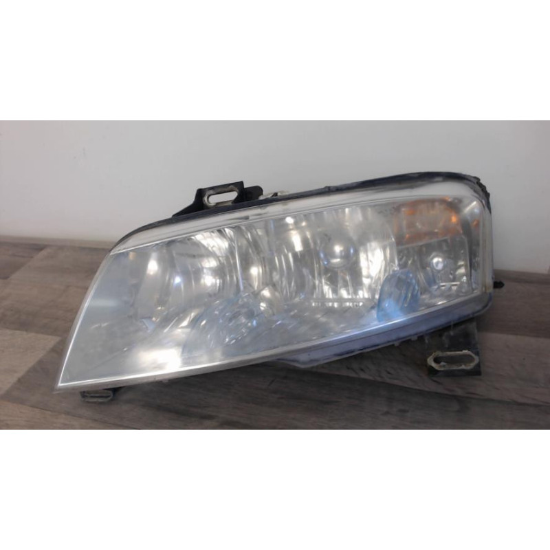 Optique avant principal gauche (feux)(phare) FIAT STILO d’occasion