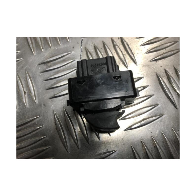 Interrupteur de leve vitre avant droit PEUGEOT PARTNER 2 PHASE 1 d’occasion