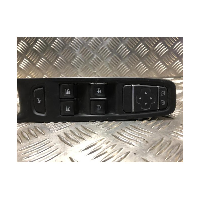 Interrupteur de leve vitre avant gauche RENAULT CAPTUR 1 PHASE 2 d’occasion