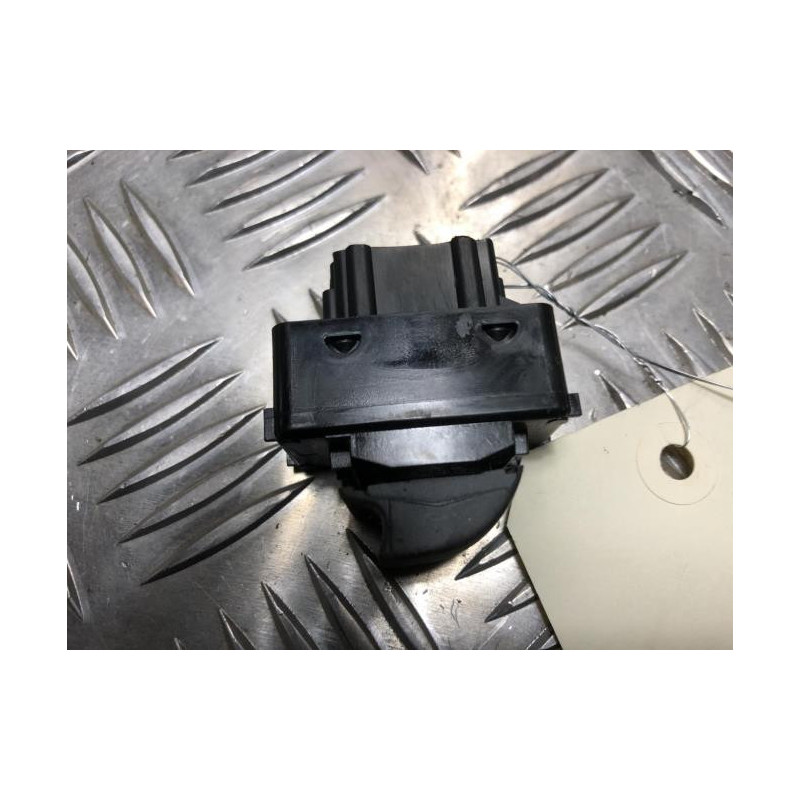 Interrupteur de leve vitre avant droit CITROEN BERLINGO 2 PHASE 1 d’occasion