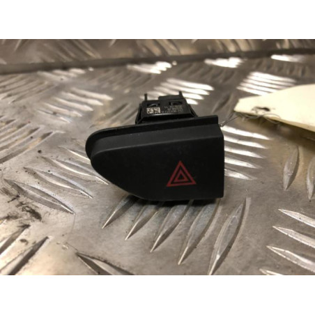 Bouton de warning RENAULT CAPTUR 1 PHASE 2 d’occasion