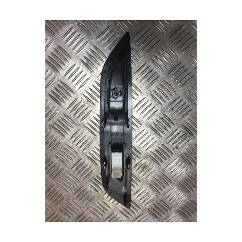Interrupteur de leve vitre avant droit PEUGEOT 208 2 d’occasion