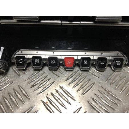 Bouton de warning PEUGEOT 208 2 d’occasion