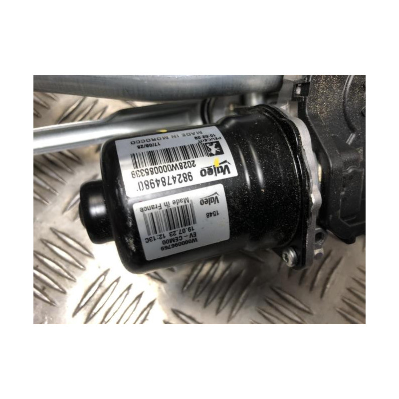 Moteur essuie glace avant PEUGEOT 208 2 d’occasion