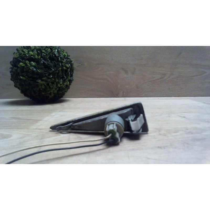 Repetiteur clignotant avant droit  (Feux) RENAULT SCENIC 2 PHASE 2 d’occasion