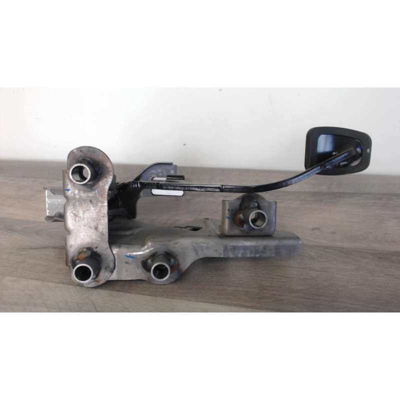 Pedale de frein RENAULT CLIO 4 PHASE 1 BREAK d’occasion