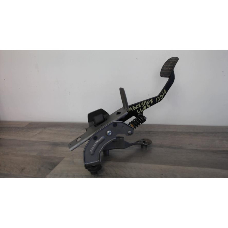 Pedale d'embrayage RENAULT CLIO 4 PHASE 1 BREAK d’occasion