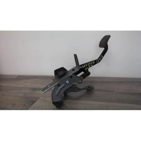 Pedale d'embrayage RENAULT CLIO 4 PHASE 1 BREAK d’occasion