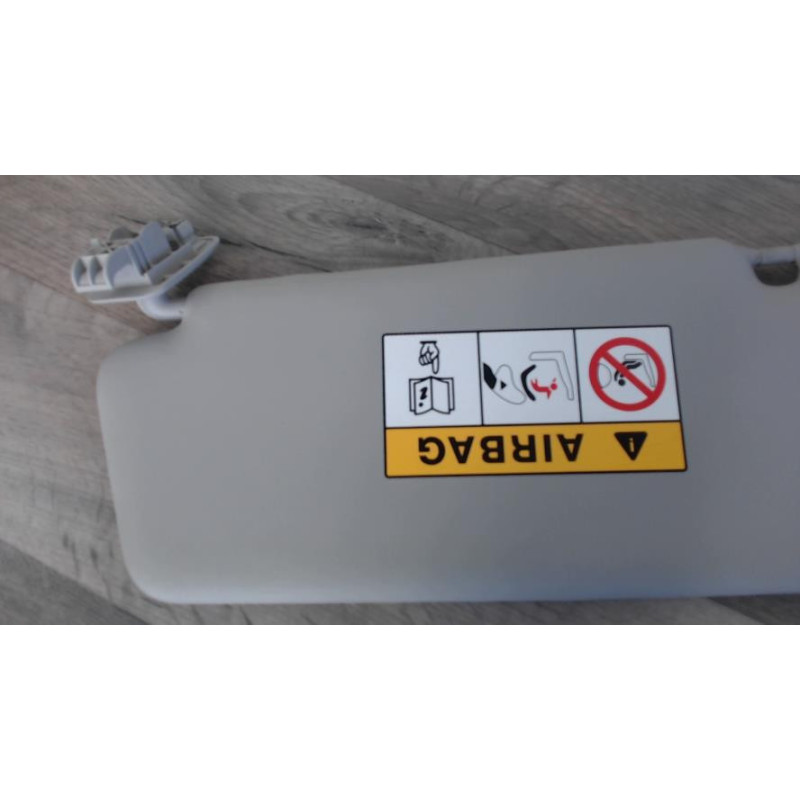 Pare soleil droit RENAULT CLIO 4 PHASE 1 BREAK d’occasion