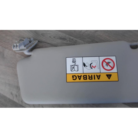 Pare soleil droit RENAULT CLIO 4 PHASE 1 BREAK d’occasion