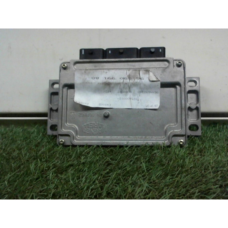 Calculateur moteur CITROEN C8 PHASE 1 d’occasion