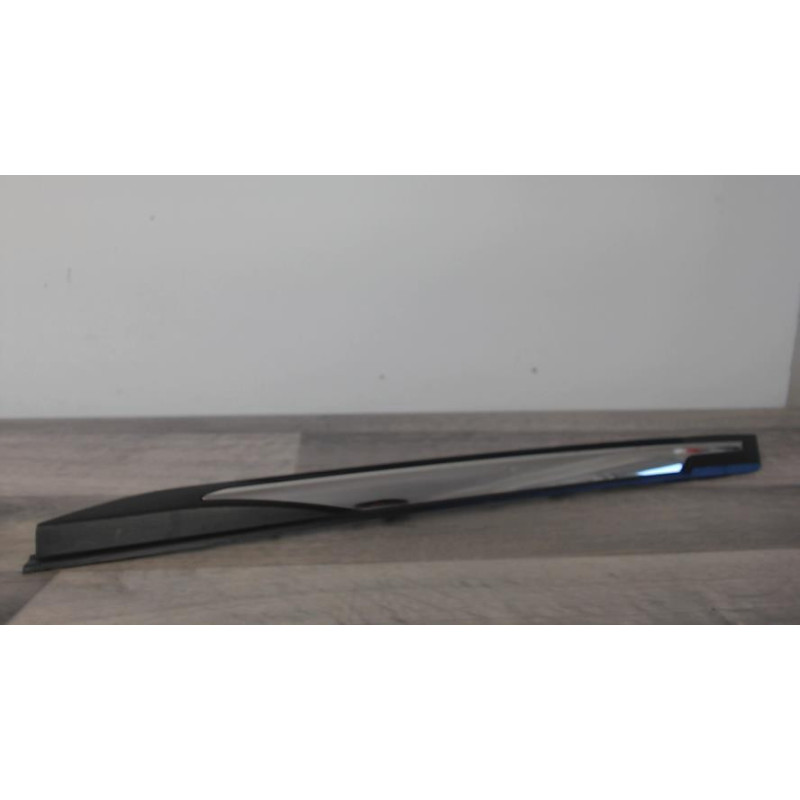 Baguette de porte avant gauche PEUGEOT 3008 2 PHASE 2 d’occasion