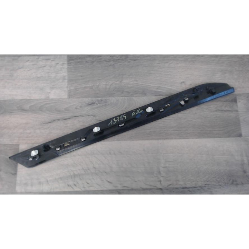 Baguette de porte avant gauche PEUGEOT 3008 2 PHASE 2 d’occasion