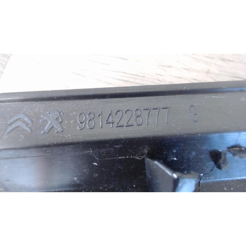 Baguette de porte avant gauche PEUGEOT 3008 2 PHASE 2 d’occasion