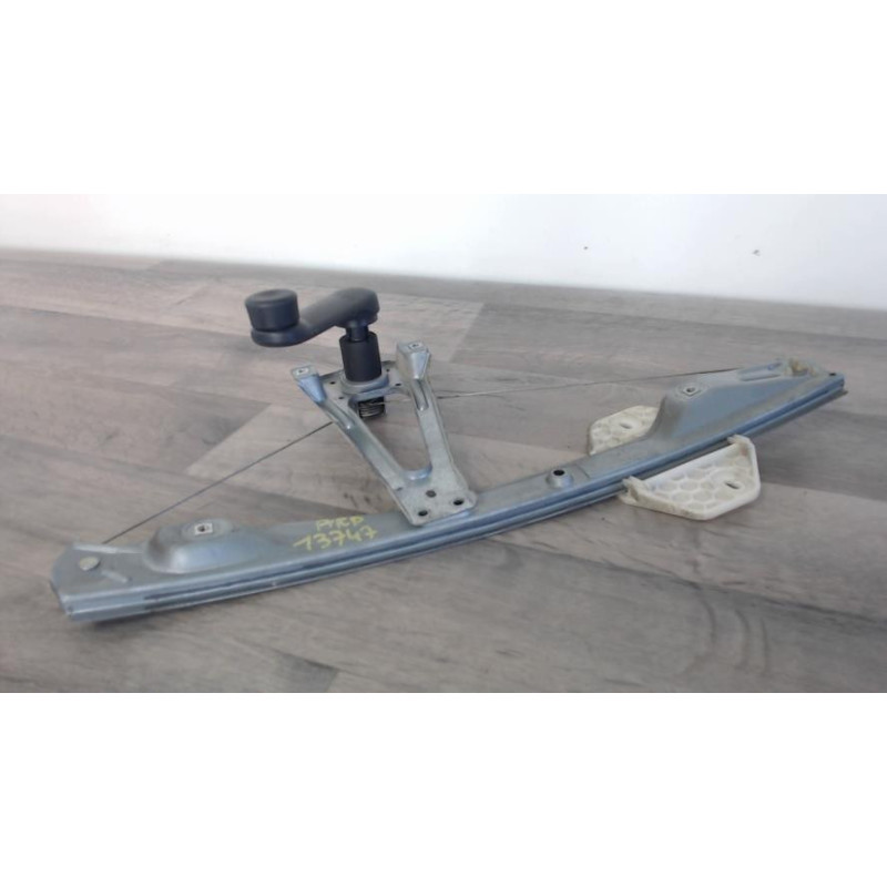 Leve vitre mecanique arriere gauche RENAULT CLIO 2 PHASE 2 d’occasion