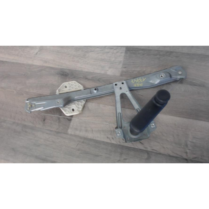 Leve vitre mecanique arriere gauche RENAULT CLIO 2 PHASE 2 d’occasion