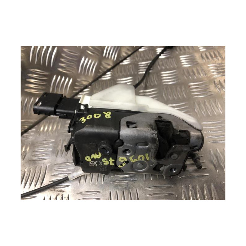Serrure avant droit PEUGEOT 3008 1 PHASE 1 d’occasion