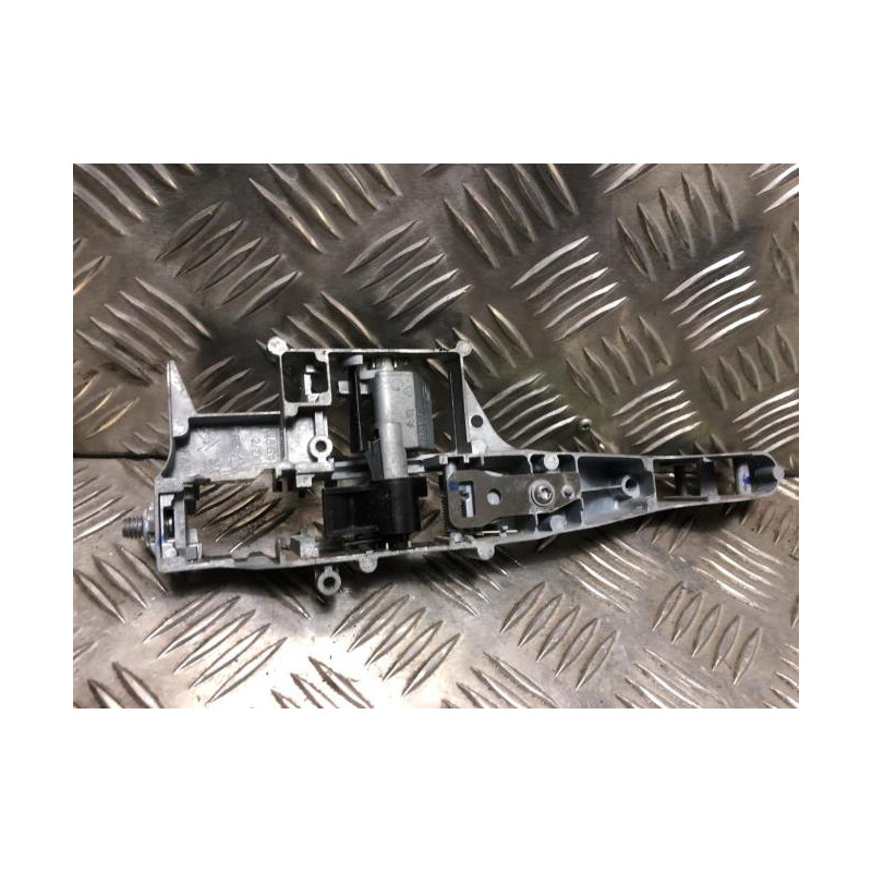 Support poignee porte avant gauche PEUGEOT 208 1 PHASE 1 d’occasion