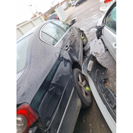 Vitre arriere droit VOLKSWAGEN PASSAT 5 d’occasion