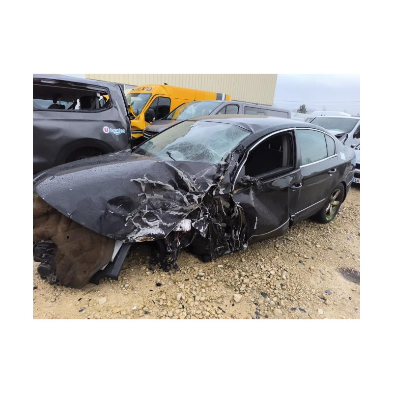 Vitre arriere droit VOLKSWAGEN PASSAT 5 d’occasion