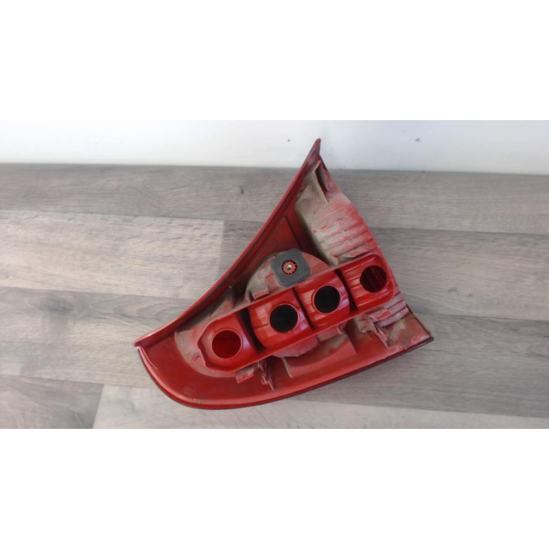 Feu arriere principal droit (feux) RENAULT CLIO 2 PHASE 2 d’occasion