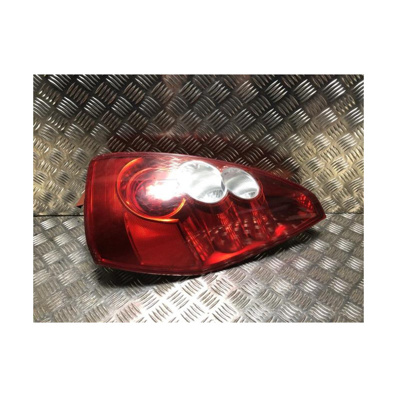 Feu arriere principal droit (feux) MAZDA 5 1 PHASE 1 d’occasion