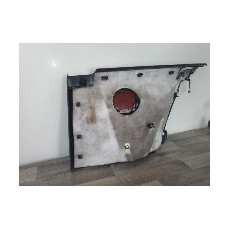 Garniture laterale arriere gauche AUDI A3 2 PHASE 1 d’occasion