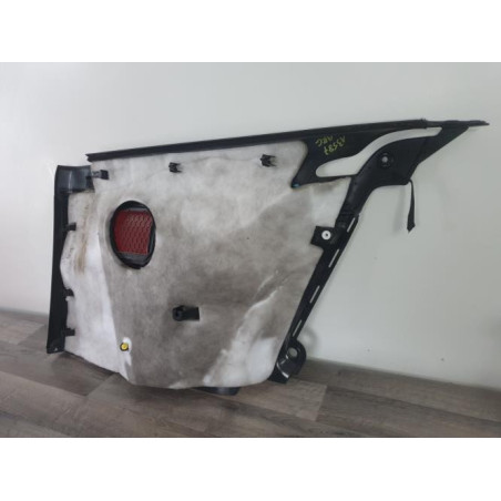 Garniture laterale arriere gauche AUDI A3 2 PHASE 1 d’occasion