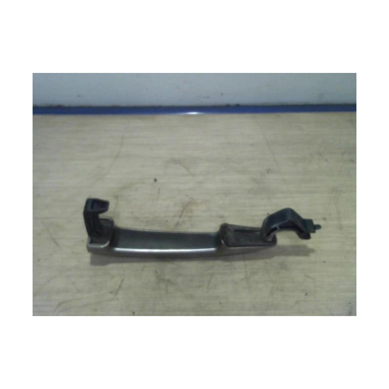 Poignee porte avant droit PEUGEOT 5008 1 PHASE 1 d’occasion