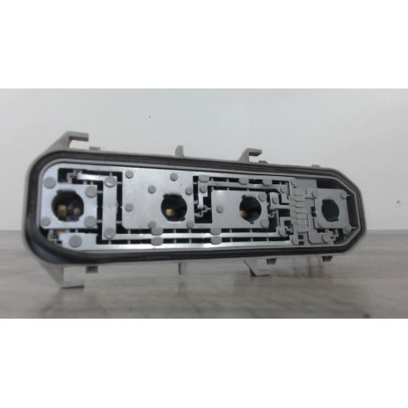 Platine feu arriere droit RENAULT CLIO 2 PHASE 2 d’occasion