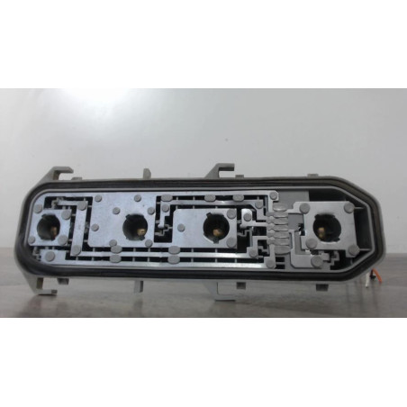 Platine feu arriere droit RENAULT CLIO 2 PHASE 2 d’occasion