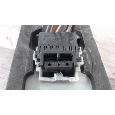 Platine feu arriere droit RENAULT CLIO 2 PHASE 2 d’occasion