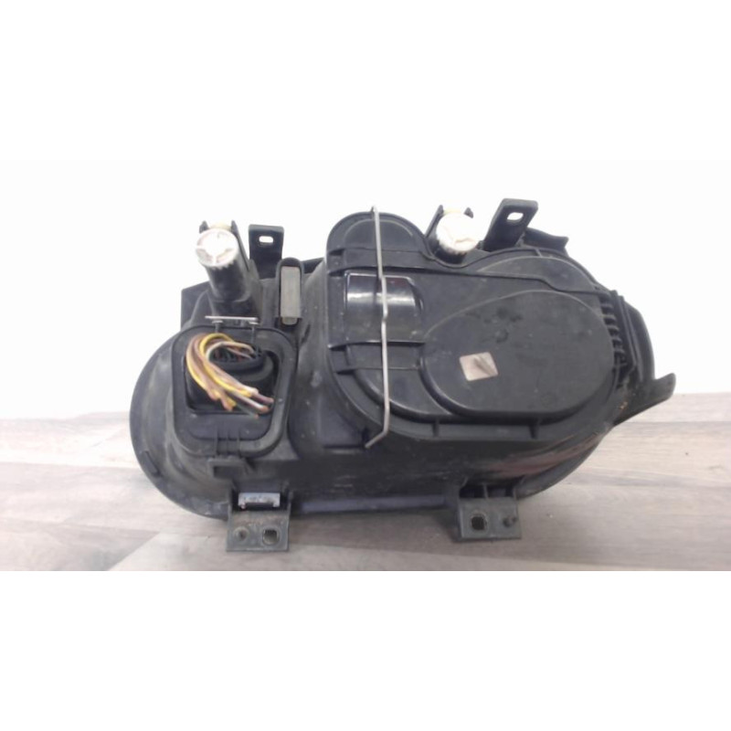 Optique avant principal droit (feux)(phare) VOLKSWAGEN GOLF 4 d’occasion