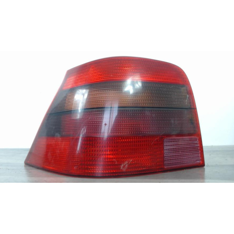 Feu arriere principal gauche (feux) VOLKSWAGEN GOLF 4 d’occasion