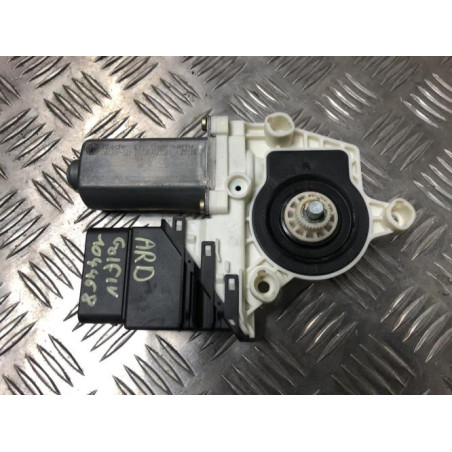 Moteur leve vitre arriere droit VOLKSWAGEN GOLF 4 d’occasion