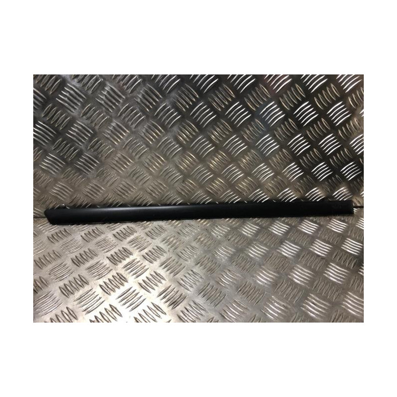 Baguette de porte arriere droite VOLKSWAGEN GOLF 4 d’occasion