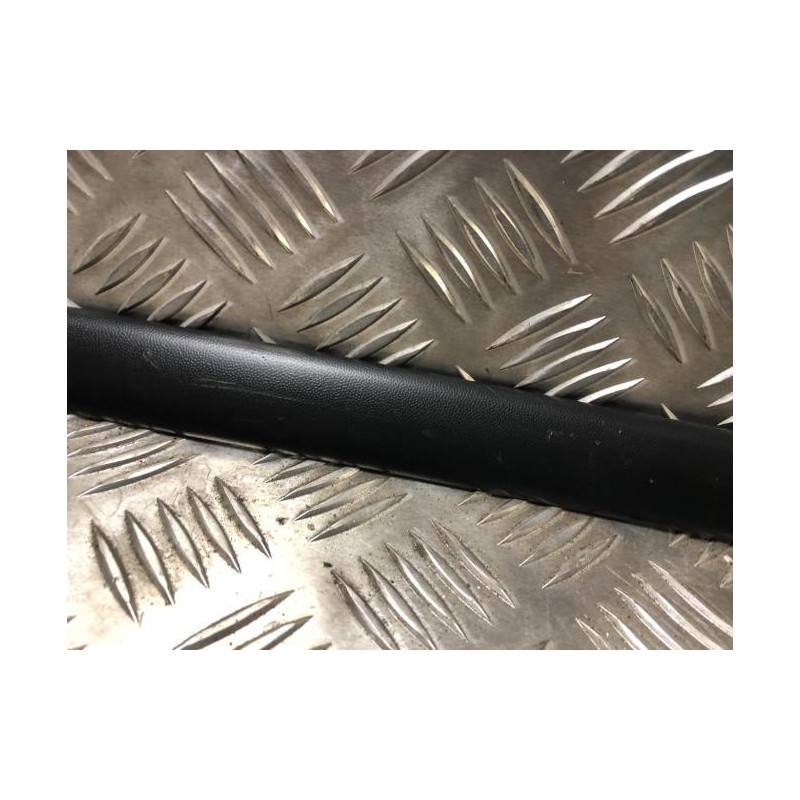 Baguette de porte arriere droite VOLKSWAGEN GOLF 4 d’occasion