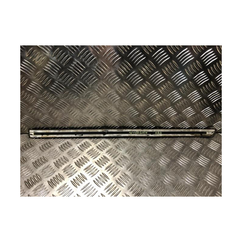 Baguette de porte arriere droite VOLKSWAGEN GOLF 4 d’occasion