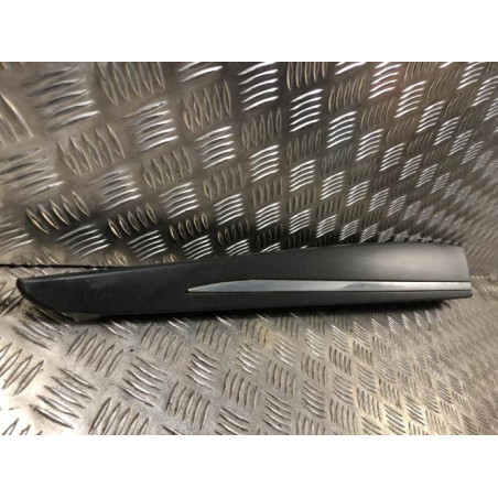 Baguette de porte avant gauche RENAULT CLIO 4 PHASE 1 d’occasion