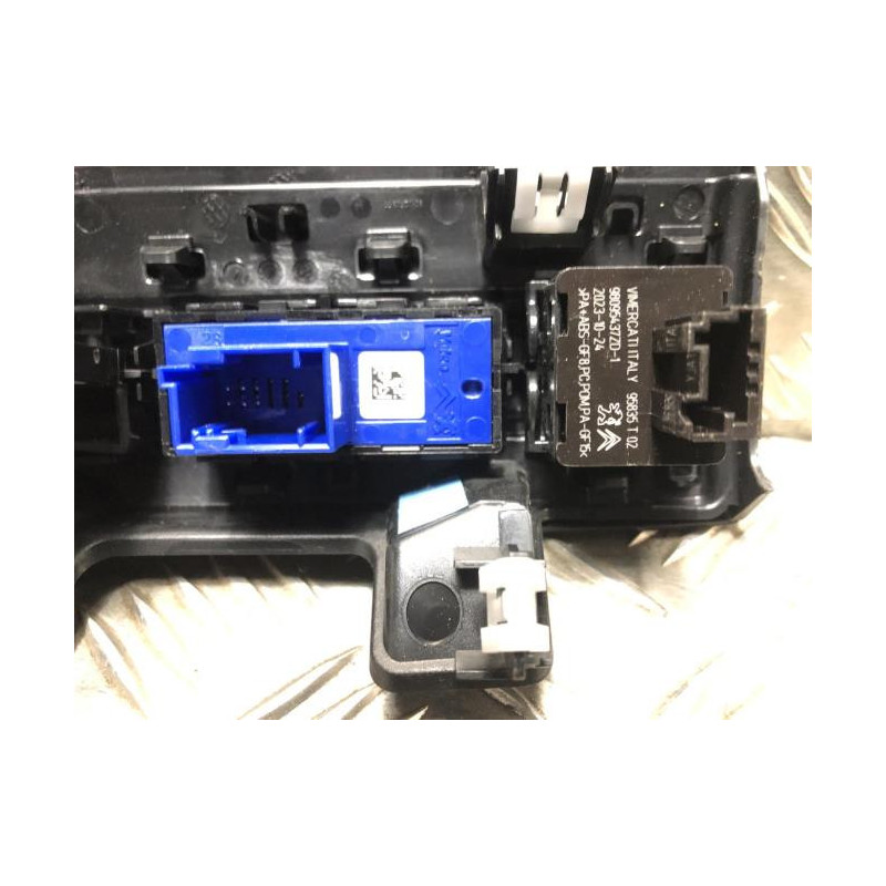 Commande de reglage hauteur de phare PEUGEOT 3008 2 PHASE 2 d’occasion